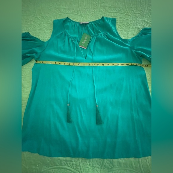 Lilly Pulitzer Cold Shoulder Silk Finch Top Size XL - Picture 6 of 11